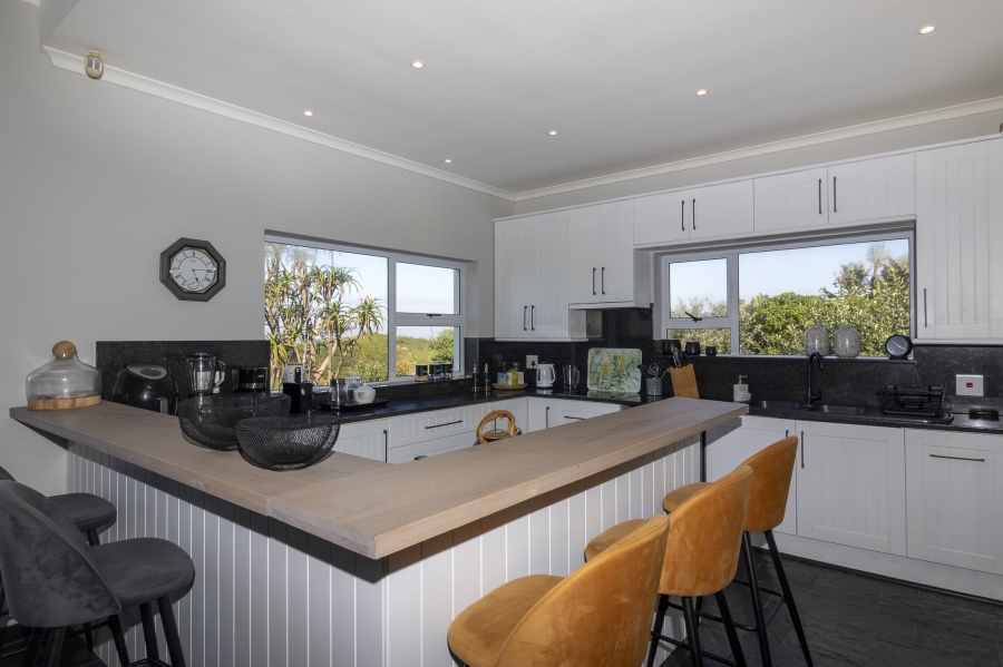 5 Bedroom Property for Sale in West Beach Eastern Cape